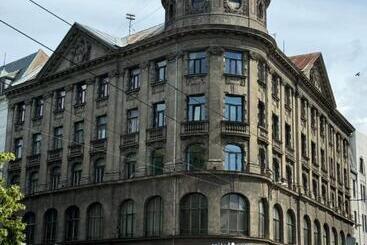 هتل آپارتمان Miro Rooms Center   Quiet Chic, Self Check In