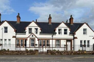 Peel House Bed And Breakfast