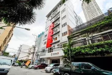 هتل Zen Rooms Studio 18 Ortigas