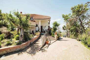 Lantligt Hotell Il Falco Del Cilento