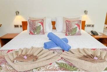 Palm Holiday Apartments