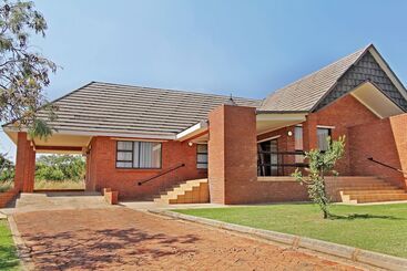 Monateng Safari Lodge