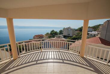 B&b Pero Near Sea With Hot Tub Access