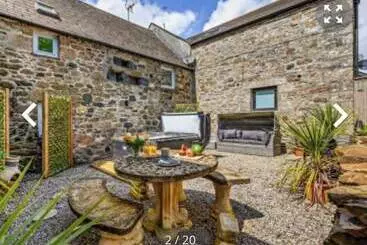 Cosy Cottage With Hot Tub Oozing Character!