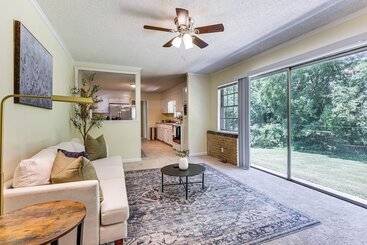 별장 Family Friendly Huntsville Home W/ Spacious Yard