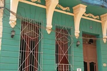 پانسیون Casona La Mirtallo