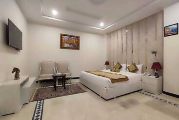 Nizalia Hotel By Legend