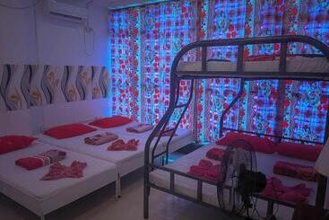 هاستل Jfc Commercial Building