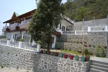 Otel Navya Stays
