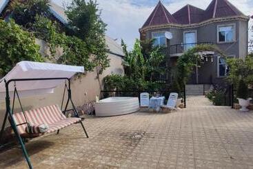 پانسیون Kuki House