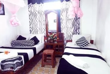 Bed & Breakfast White Home