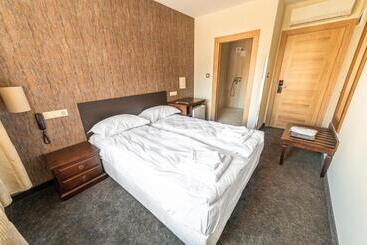 בית מלון כפרי Domenic Free Parking