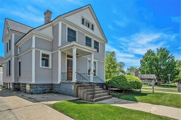 The Grand Inn Apartment Hotel 200