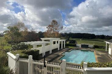 Bed and Breakfast The Loft At Henton Lodge