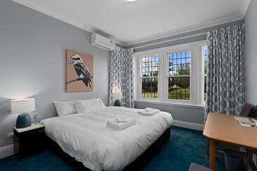 فندق Eastview Estate