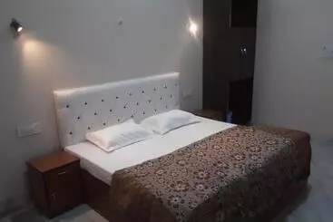 Hotel Prakesh Paradise
