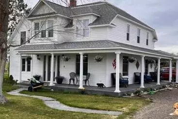 Hudson House Bed And Breakfast