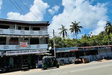 Pension (Hôtel basse catégorie) Samagi Inn