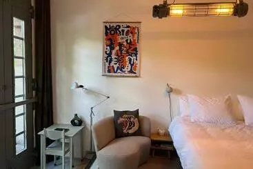 Bed and Breakfast Garage Bnb