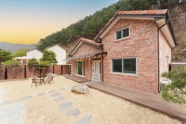 Chuncheon Soopsog Jageun Jib Pension