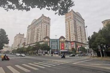 Vatica Hotel Wuxi Xinwu District Wangzhuang Road Powerlong Square