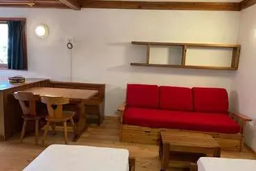 Aparthotel Chalet Scoiattolo Residence Sussy