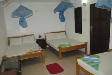 Bed and Breakfast Uppuveli Beach House