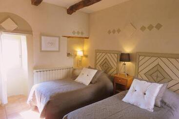 مبيت وإفطار Les Buis De Lussan