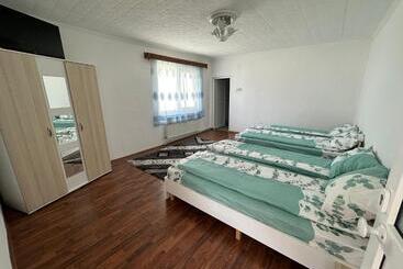 پانسیون Szekeres Vendégház