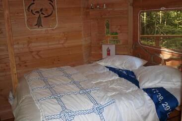 Bed and Breakfast Les Cabanes De Kermenguy