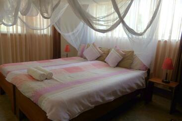 Dutchess Hotel And Restaurant