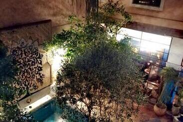 تختخواب و صبحانه Les Bains De Fez Tara