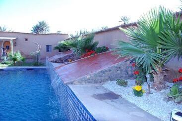 تختخواب و صبحانه Chez Laila