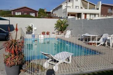 مبيت وإفطار On The Rocks Guesthouse