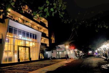 هتل Emerald Pangandaran