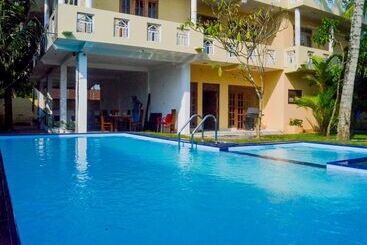 ベッドアンドブレックファースト Sholay Villa