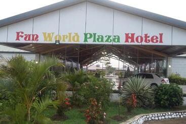 Hotel Funworld Plaza