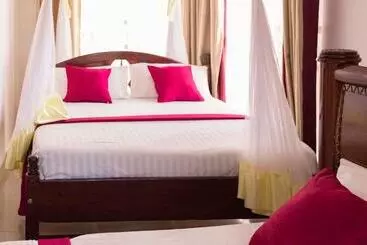Hôtel Sienna Beach And Safaris