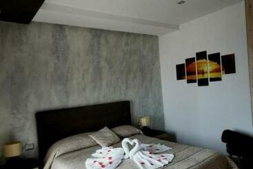 تختخواب و صبحانه Il Borghese Tourist House