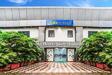 Fabhotel The Adore Palace