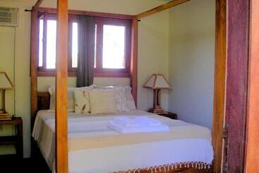 Red Frog Beach Island Resort