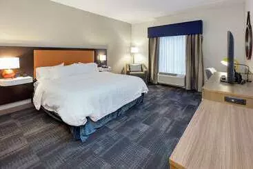 هتل Hampton Inn & Suites Morgantown / University Town Centre