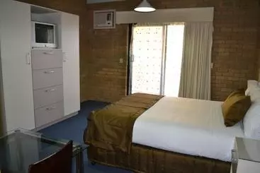 Hotel Lake Edge Resort