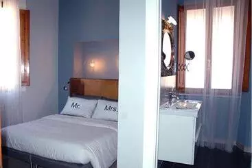 Al 28 B&b