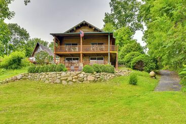 Mökkimajoitus Lakefront Jones Cabin W/ Private Dock & Game Room!