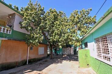 پانسیون Hostal Mar Y Sol