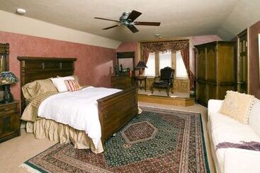 Bed and Breakfast The Victorian Tudor Inn