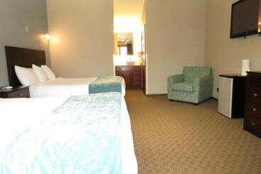 Edgewater Hotel And Suites