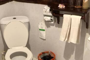 בית מלון כפרי Mekong Riverside Lodge