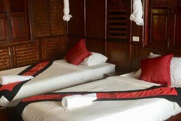 בית מלון כפרי Mekong Riverside Lodge